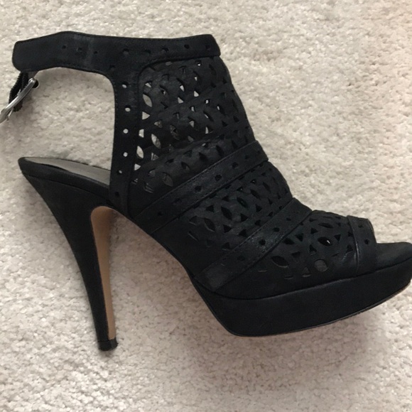 Vince Camuto Black Valencia Heels - Picture 2 of 6